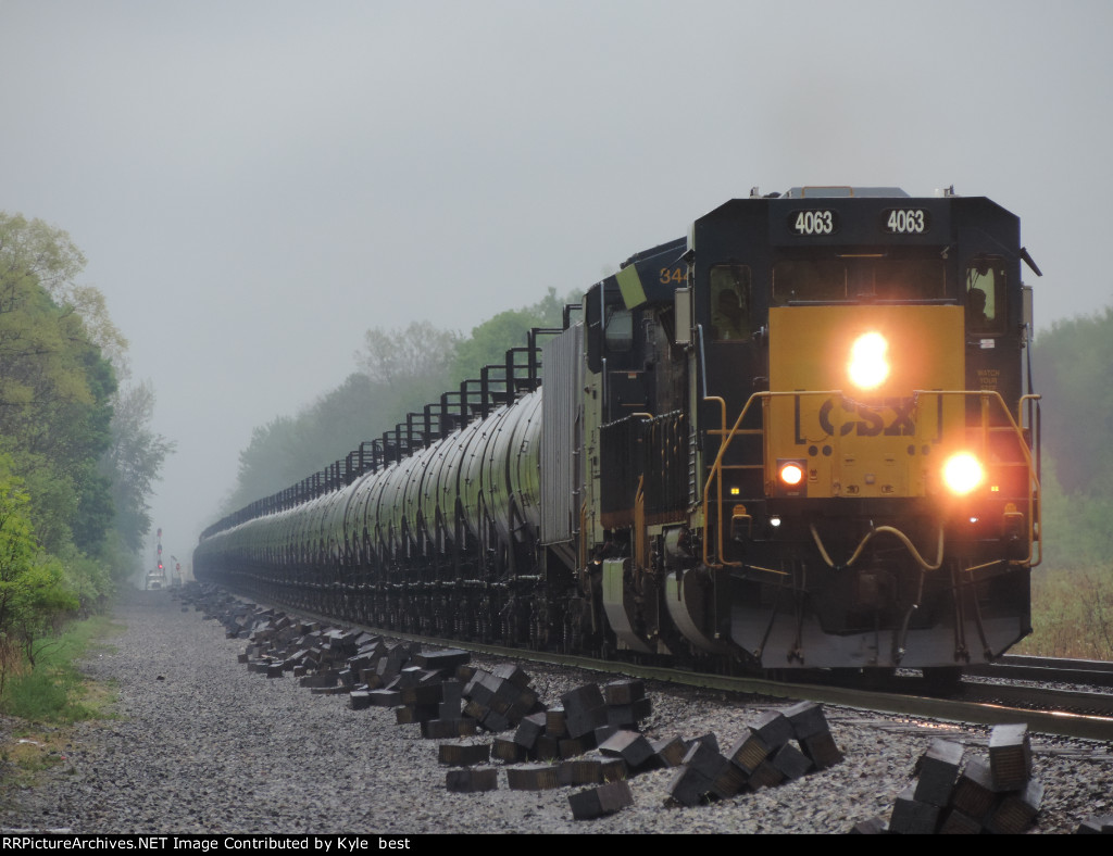 CSX 4063 on B714